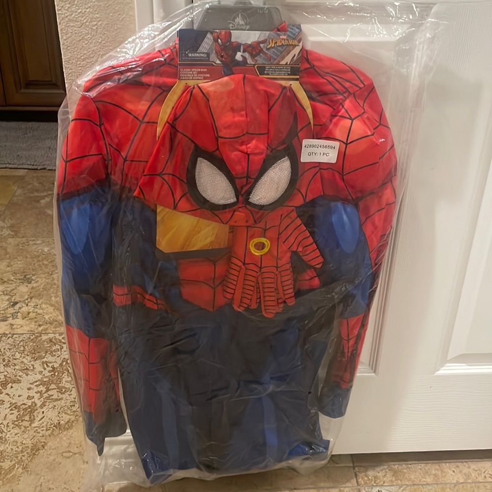 DISNEY STORE SPIDER MAN